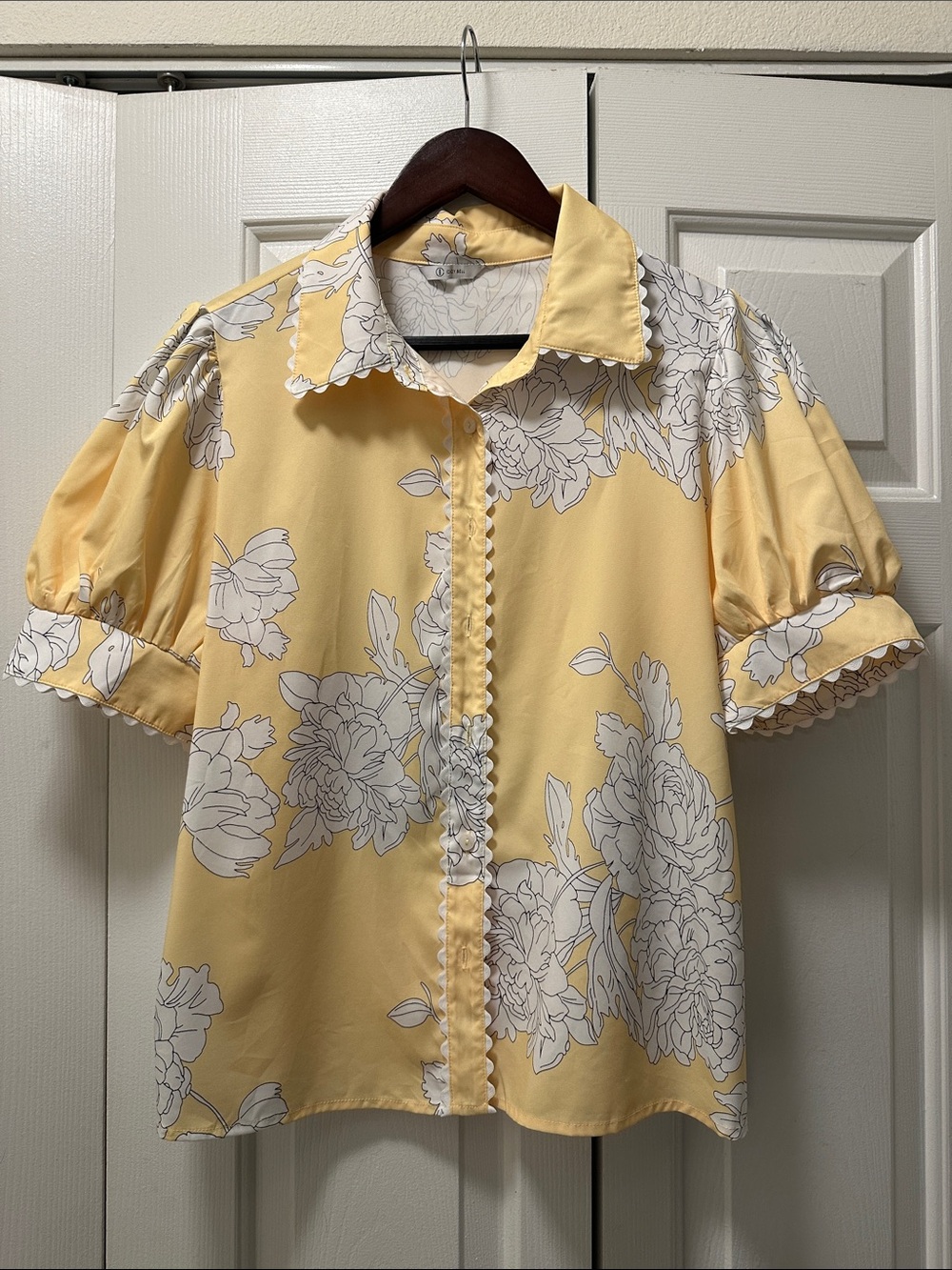 Yellow Floral Puff-Sleeve Button-Down Blouse